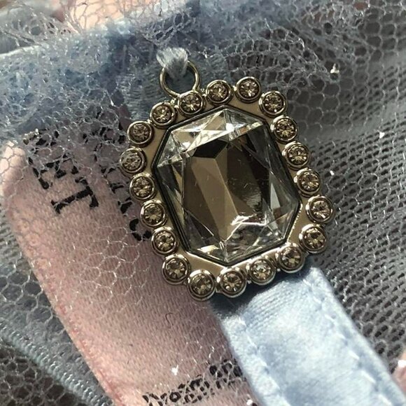 VS Dream Angels Thong - Picture 3 of 6